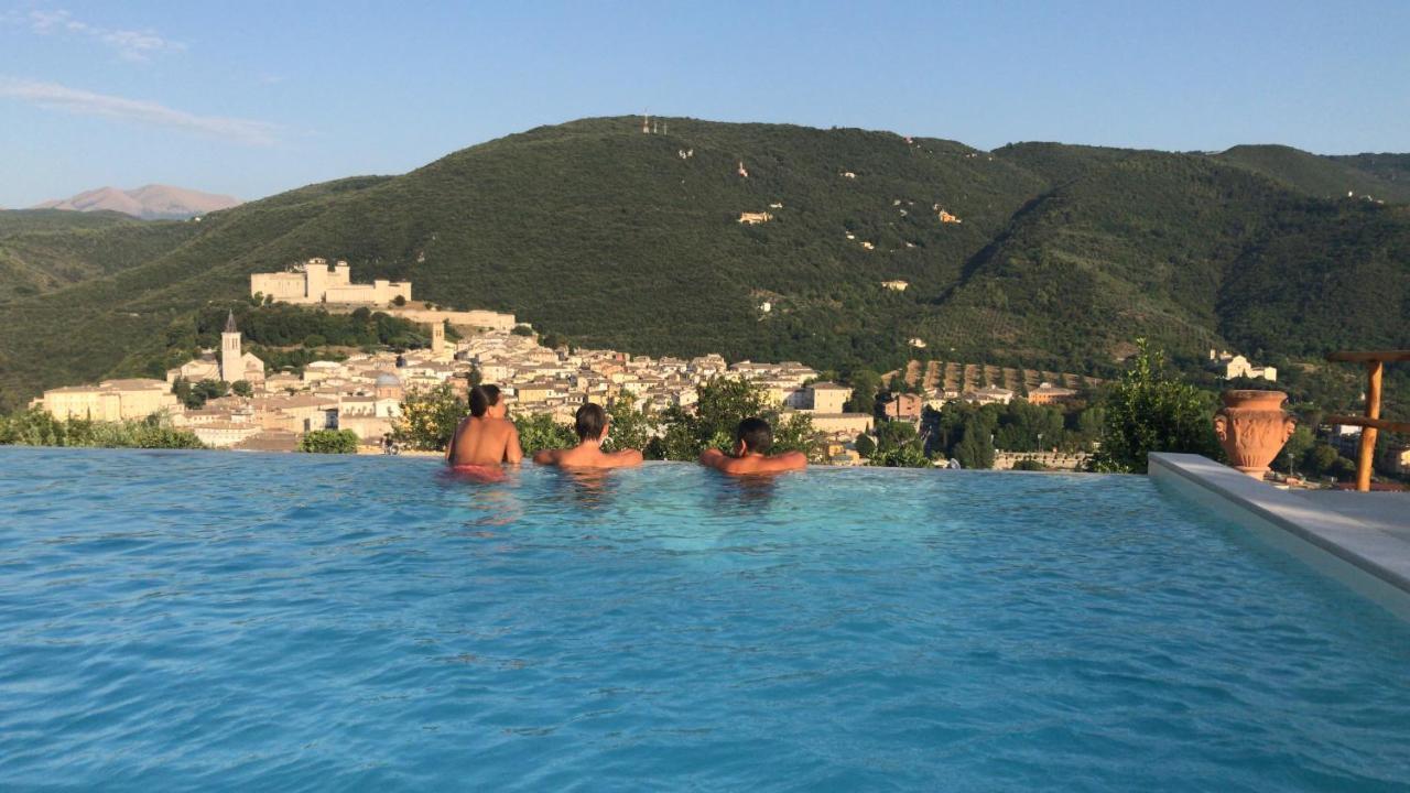 Agriturismo Collerisana Сполето Екстериор снимка